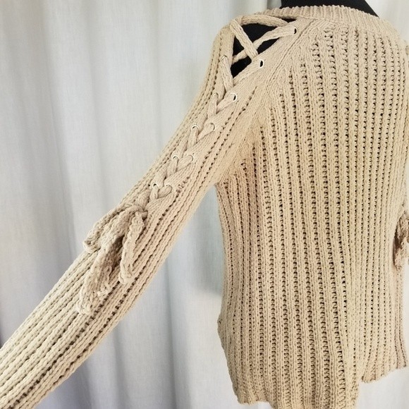 JELLA C. cold shoulder v-neck chenille  sweater tan camel S - Picture 6 of 10